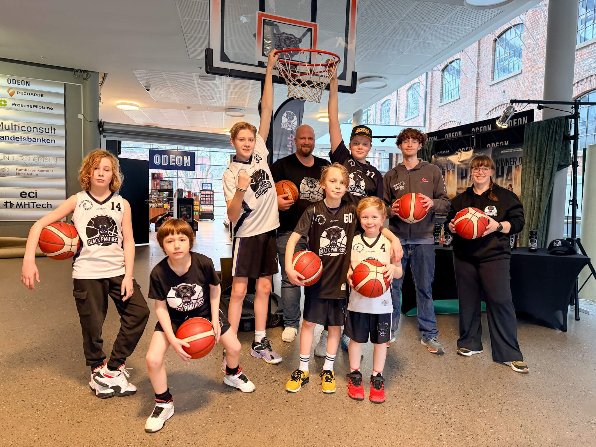 En liten gjeng med Black Panthers var på kino